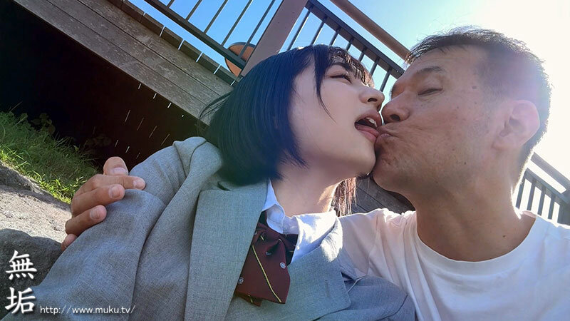 「背伸びざかりの制服少女は修学旅行を抜け出してパパ世代おじさんとベロチューデート。そのままホテルに籠って何度も、何度も、中出しセックスでオトナを感じました。 虹村ゆみ」のサンプル画像2