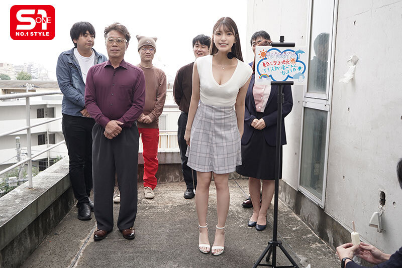 「美人でちゃんと隙もある_そんなお天気キャスターは局内のセクハラ標的になりすぎてほぼセックスワーカーに。 倉木華」のサンプル画像12