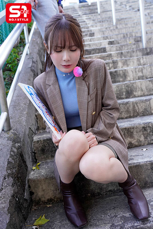 「上には決して逆らえない新人女子アナ過激セクハラとお漏らしイカセに耐え続けた結果…とうとうチ○ポを欲しがり始める。 miru」のサンプル画像6