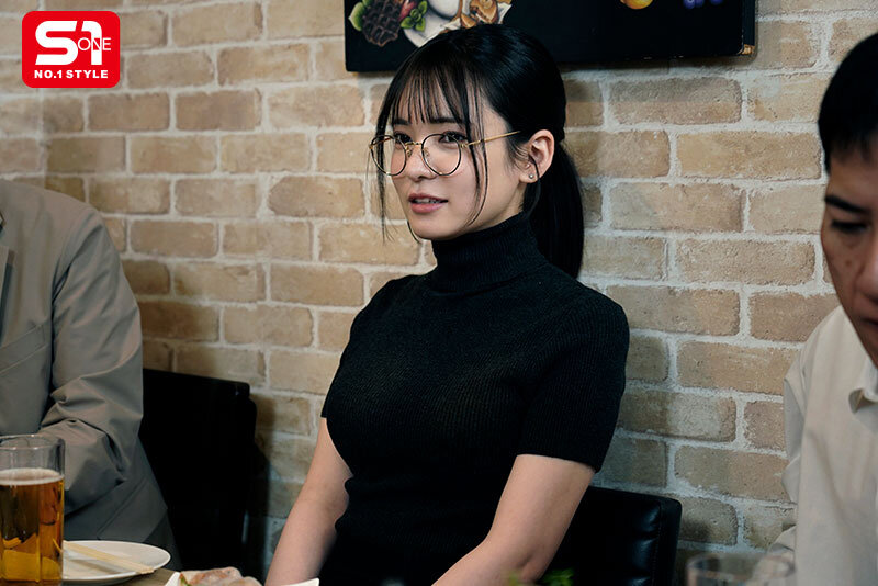 「大人しい新入女子社員を一泊出張に同行させ相部屋に連れ込むと…まさかのド淫乱メスに変身して精液透明になるまで絞りヌカれた… 乃坂ひより」のサンプル画像2