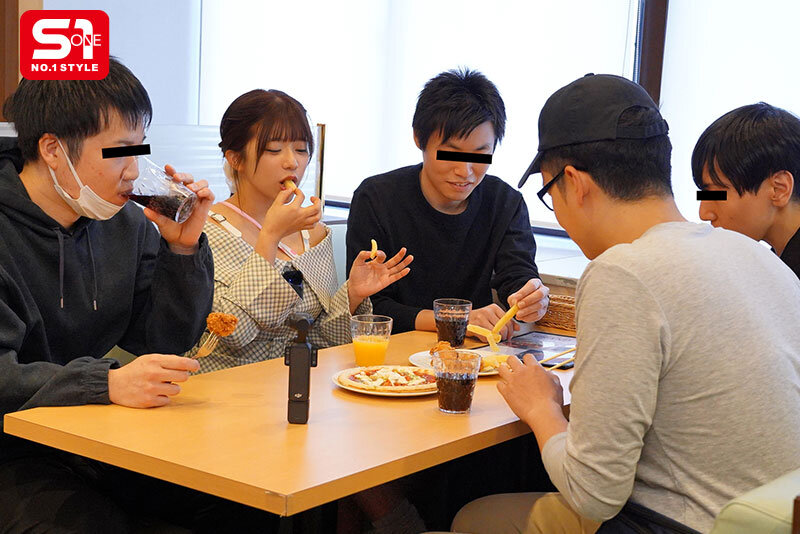 「オタク好きの‘川越にこ’がアキバの一般男性達を翻弄誘惑で好きにさせてAV出演交渉、そしてSEX！計10発キュンキュンヌキヌキさせちゃったAV界のあざと女王、逆ナンパ7日間ドキュメント」のサンプル画像4