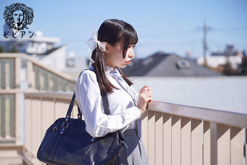 「口づけとネイルと制服とレズビアン。 雛乃ゆなレズ解禁。Fカップの美少女2人が織りなす田舎の百合物語。」のサンプル画像11
