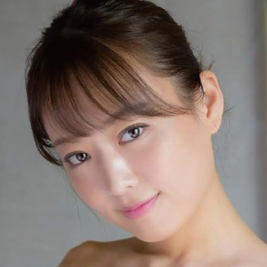 葉月まゆ